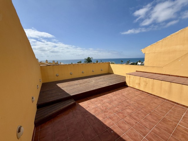 4 Bedrooms Villa in Elviria