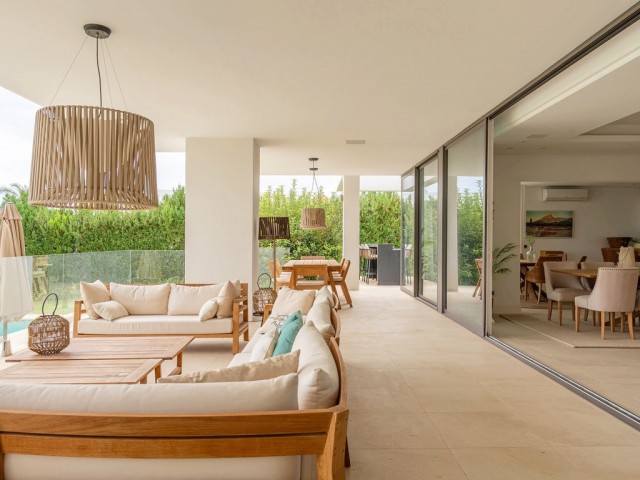 4 Slaapkamer Villa in Los Flamingos