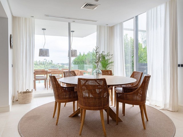 4 Slaapkamer Villa in Los Flamingos