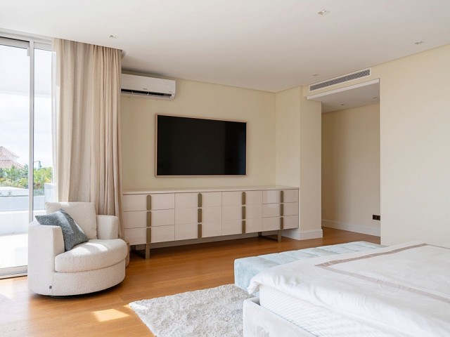 4 Slaapkamer Villa in Los Flamingos