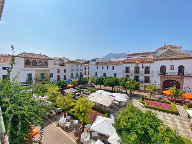 Comercial con 16 Dormitorios  en Marbella