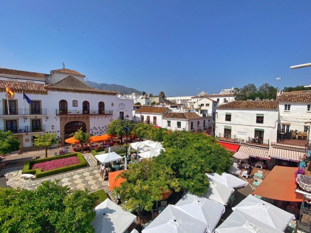 Comercial con 16 Dormitorios  en Marbella