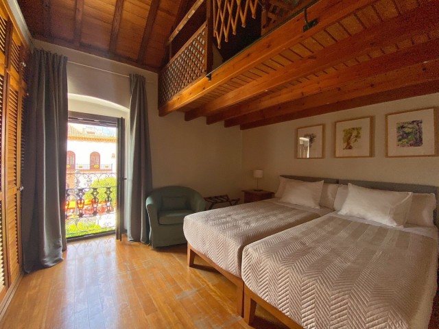 Comercial con 16 Dormitorios  en Marbella