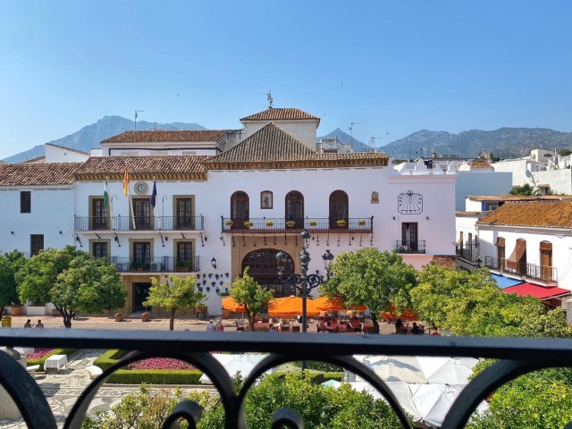 Comercial con 16 Dormitorios  en Marbella