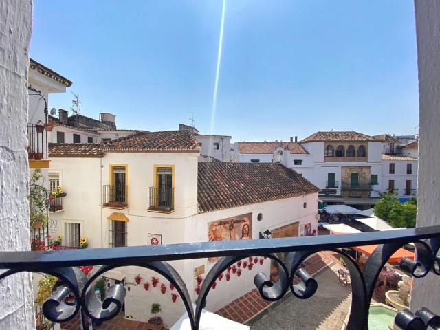 Comercial con 16 Dormitorios  en Marbella