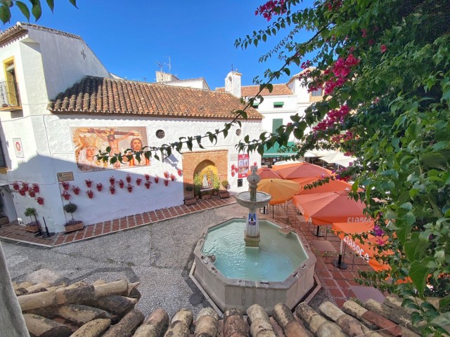 Comercial con 16 Dormitorios  en Marbella
