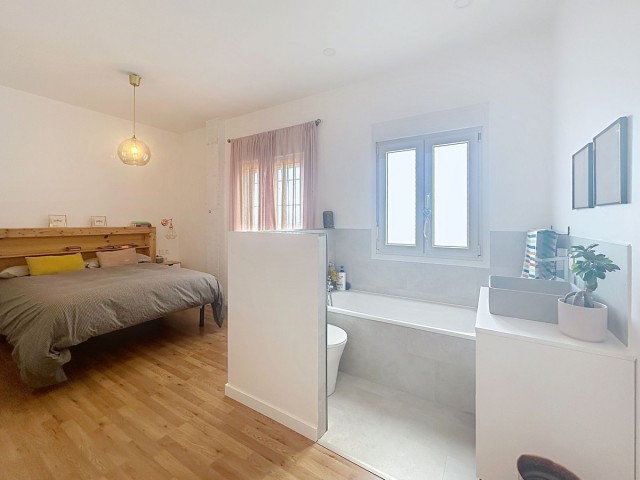 Villa con 5 Dormitorios  en Alhaurín el Grande