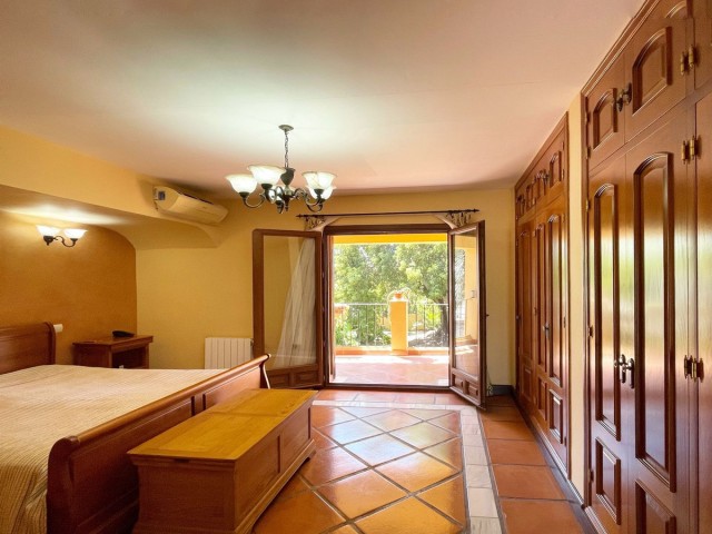 5 Bedrooms Villa in San Pedro de Alcántara