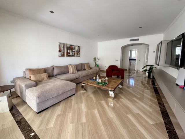 3 Schlafzimmer Apartment in Elviria