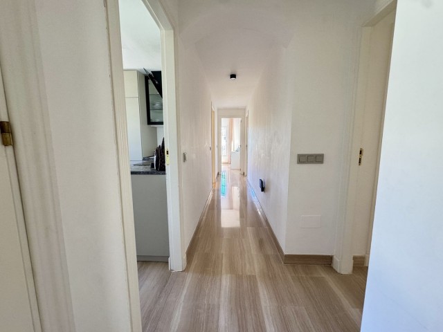 3 Bedrooms Apartment in Elviria