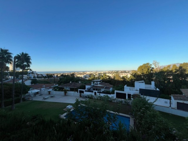3 Bedrooms Apartment in Nueva Andalucía
