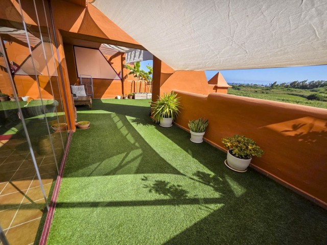 Apartment, La Duquesa, R5164906