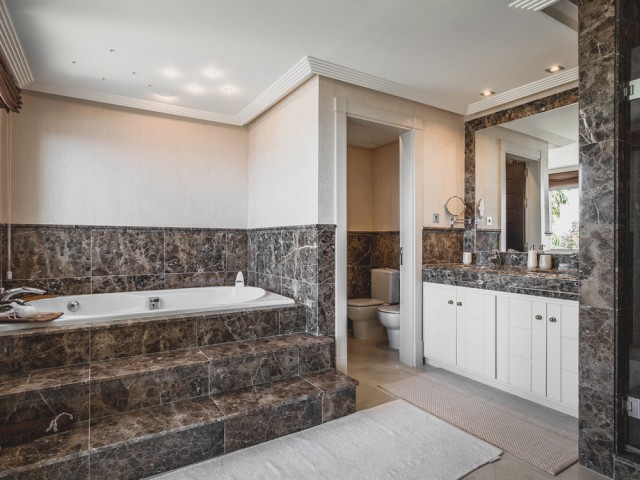 5 Slaapkamer Villa in Altos de los Monteros