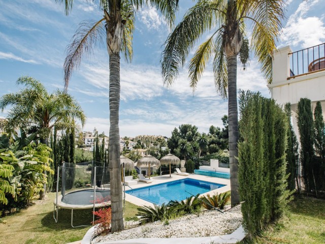 5 Soveroms Villa i Estepona