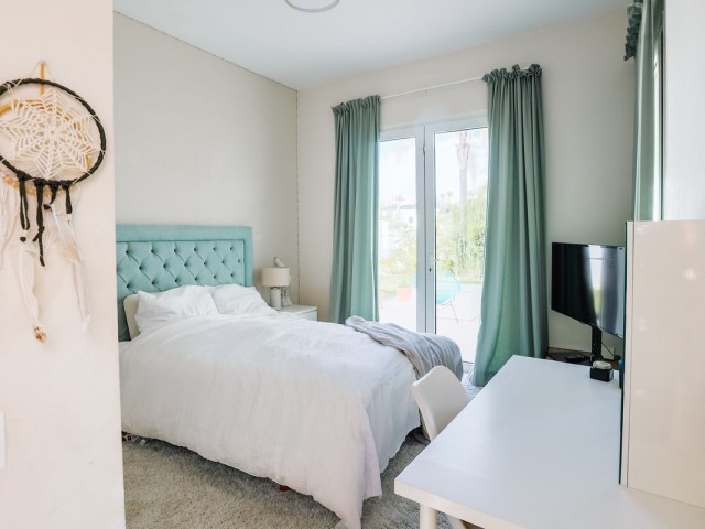5 Soveroms Villa i Estepona