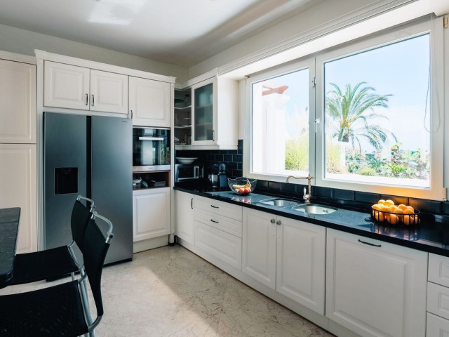 5 Soveroms Villa i Estepona