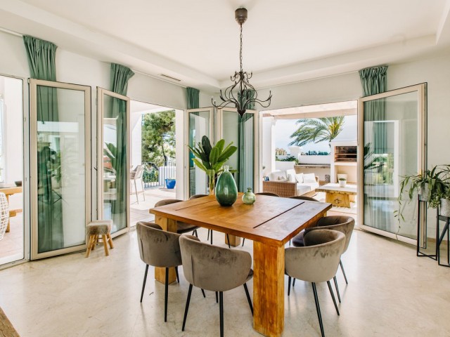 5 Soveroms Villa i Estepona