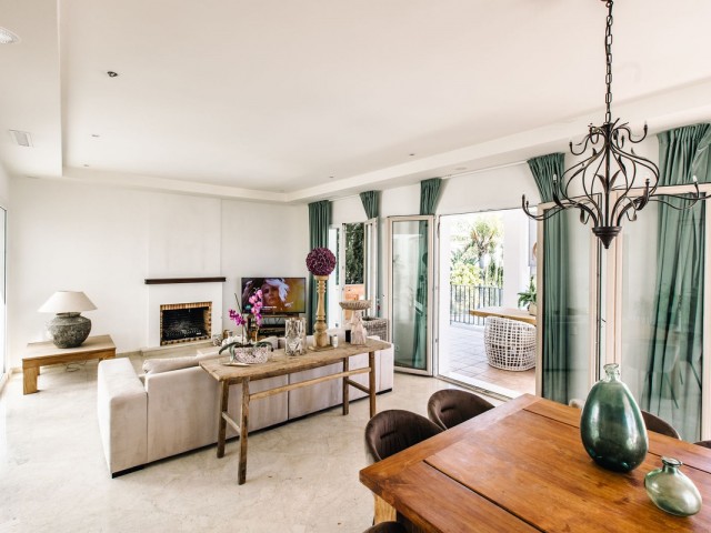 5 Soveroms Villa i Estepona