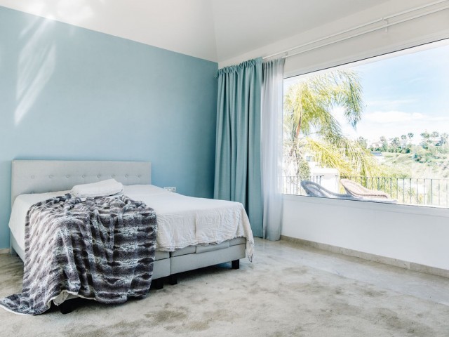 5 Soveroms Villa i Estepona