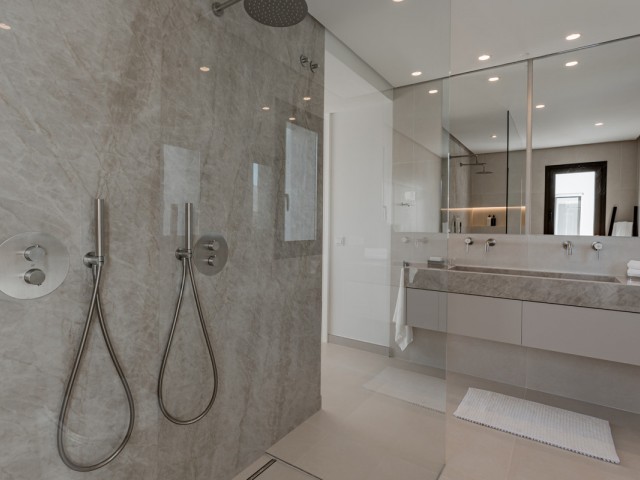 Apartamento con 3 Dormitorios  en La Quinta