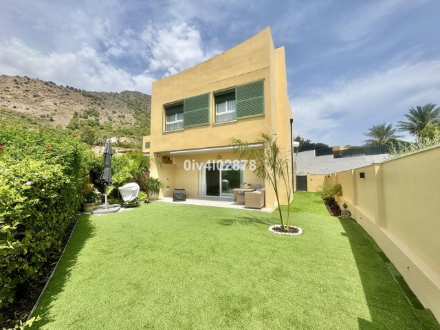 4 Bedrooms Townhouse in Benalmadena
