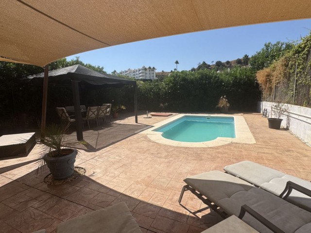 4 Makuuhuoneen Rivitalo Calahonda