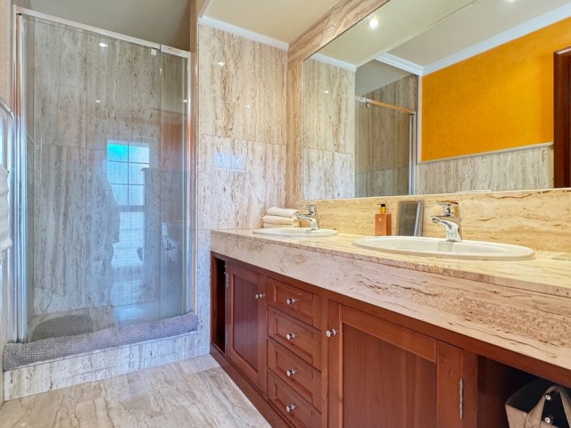 4 Makuuhuoneen Rivitalo Calahonda