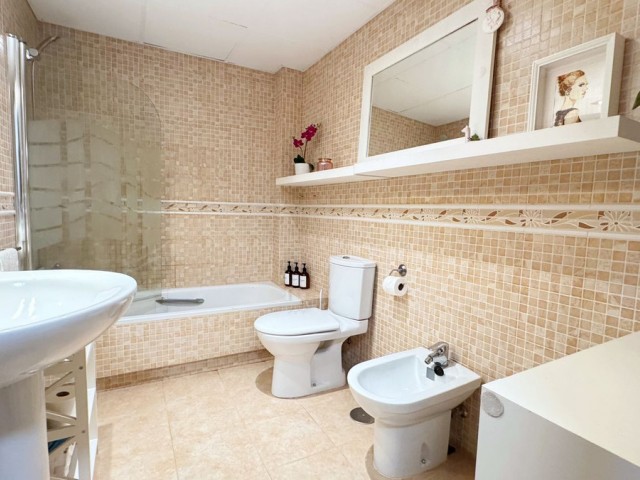 4 Makuuhuoneen Rivitalo Calahonda