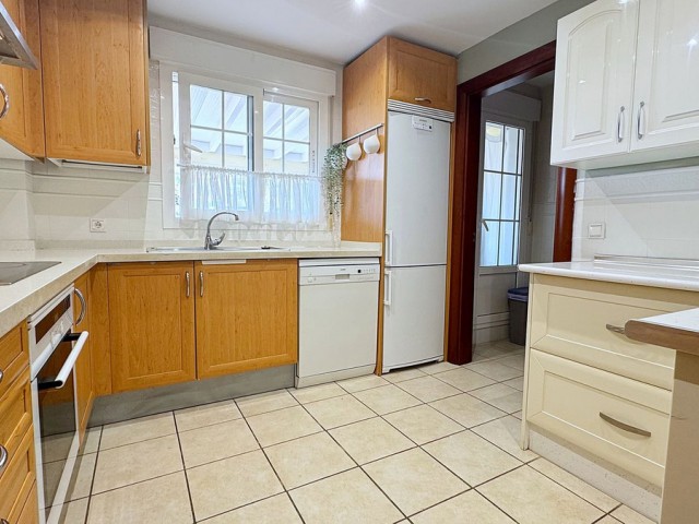 4 Makuuhuoneen Rivitalo Calahonda