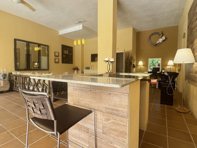 4 Makuuhuoneen Rivitalo Calahonda