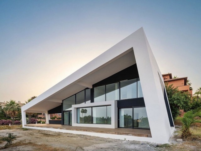 3 Bedrooms Villa in Bel Air