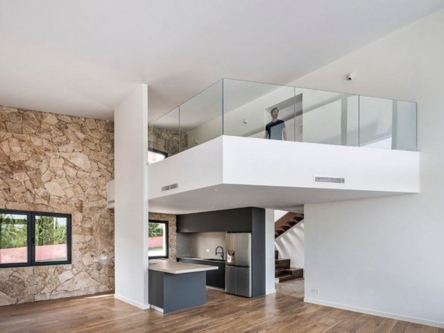 3 Bedrooms Villa in Bel Air