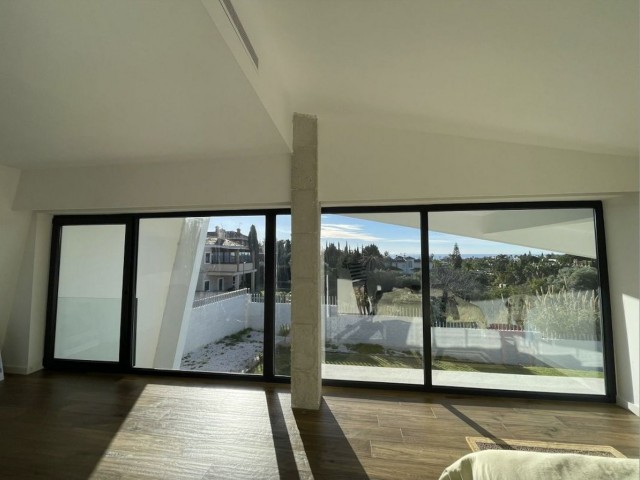 3 Bedrooms Villa in Bel Air