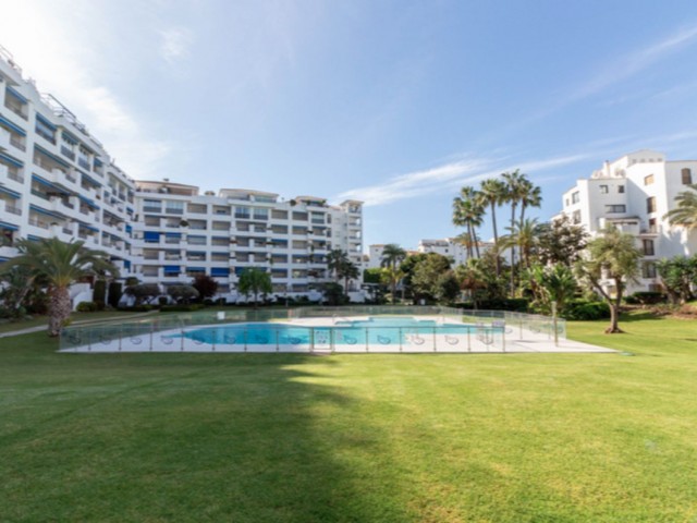 3 Bedrooms Apartment in Puerto Banús