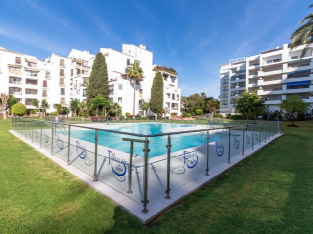 3 Makuuhuoneen Huoneisto Puerto Banús