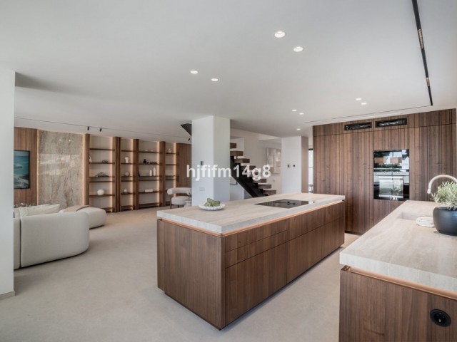 5 Bedrooms Townhouse in Nueva Andalucía