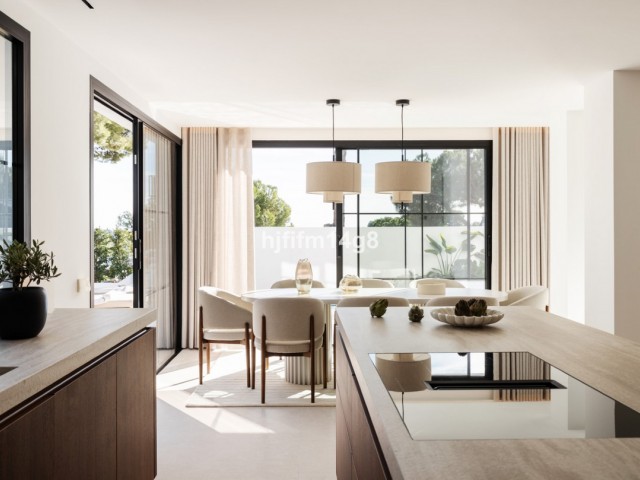 5 Bedrooms Townhouse in Nueva Andalucía