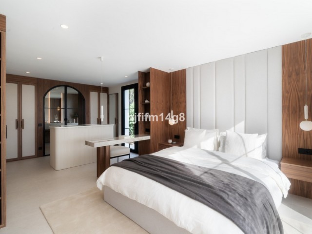 5 Bedrooms Townhouse in Nueva Andalucía