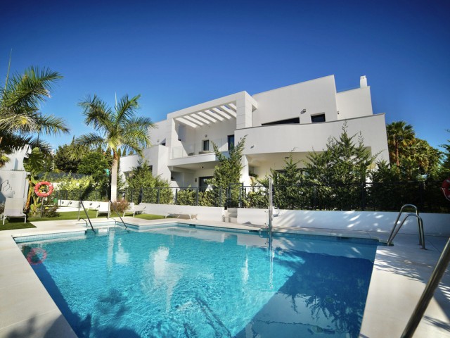 3 Slaapkamer Rijtjeshuis in Estepona