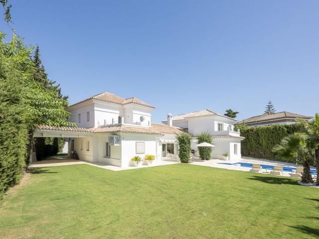 5 Bedrooms Villa in Sotogrande Costa