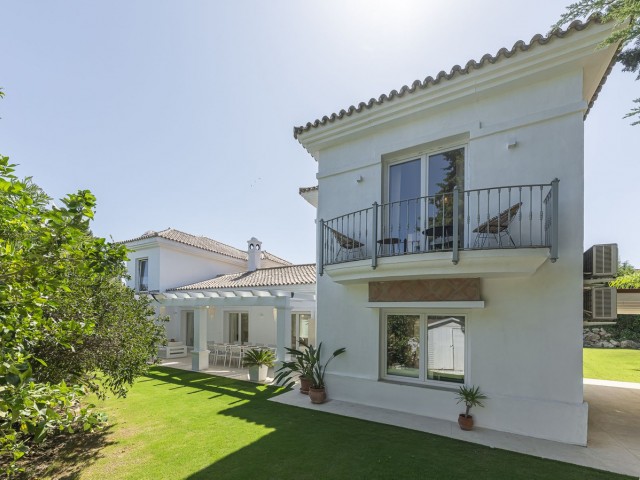 5 Bedrooms Villa in Sotogrande Costa