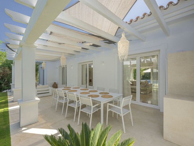 5 Bedrooms Villa in Sotogrande Costa