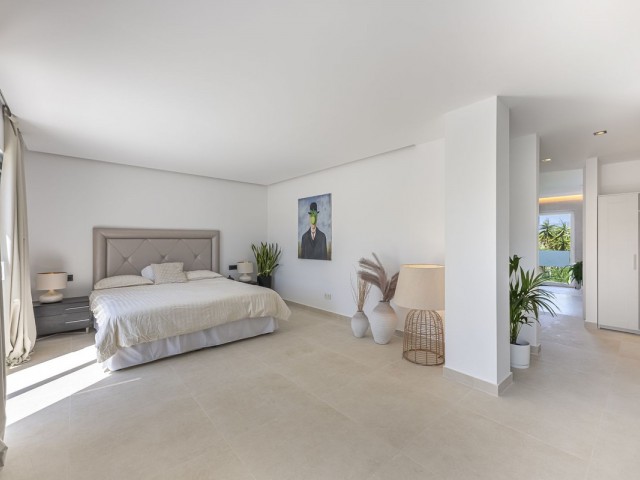 5 Bedrooms Villa in Sotogrande Costa