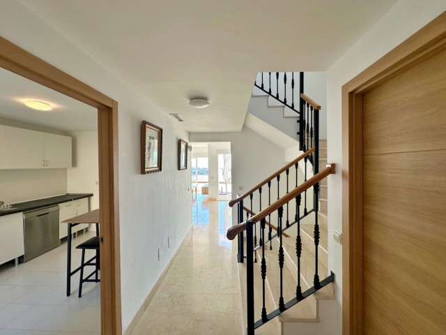 3 Bedrooms Townhouse in Benahavís