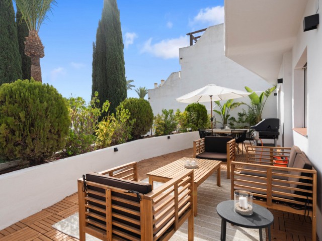 4 Bedrooms Apartment in Nueva Andalucía