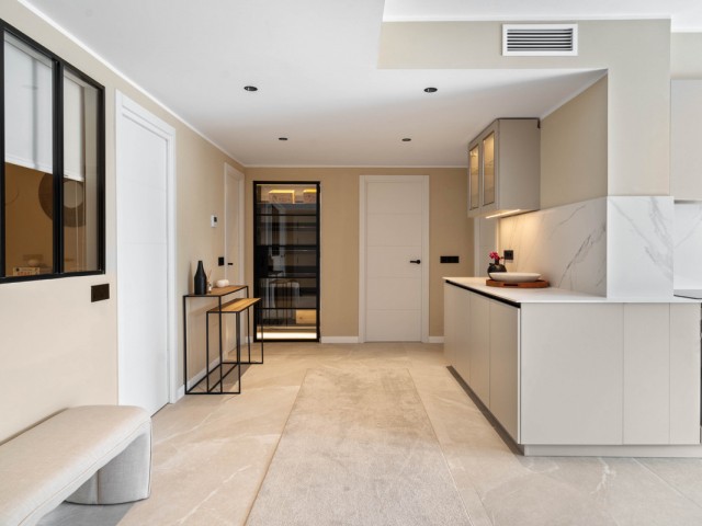 4 Bedrooms Apartment in Nueva Andalucía