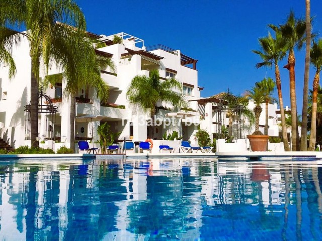 Apartamento con 2 Dormitorios  en Nueva Andalucía