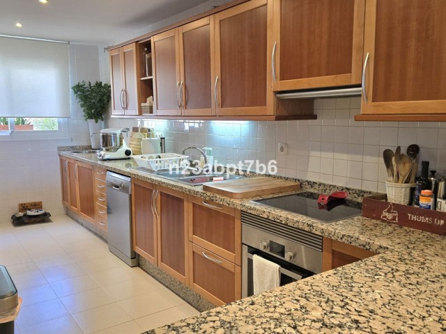 Apartamento con 2 Dormitorios  en Nueva Andalucía