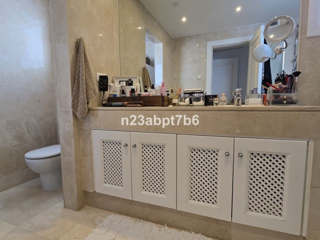 Apartamento con 2 Dormitorios  en Nueva Andalucía