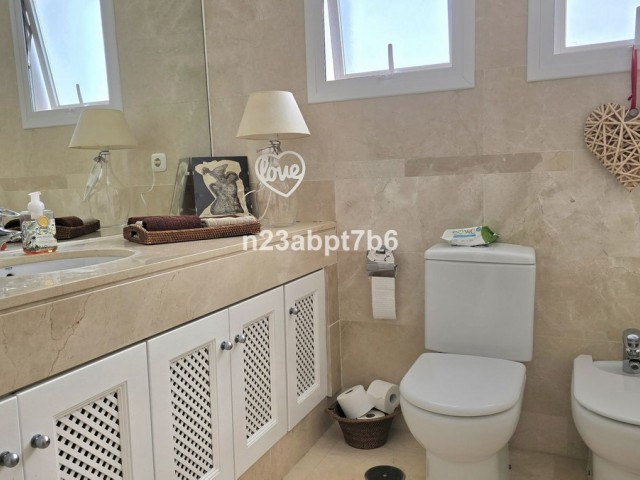 Apartamento con 2 Dormitorios  en Nueva Andalucía